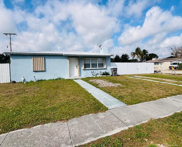 2313 Robin Rd Road, West Palm Beach, FL 33409
