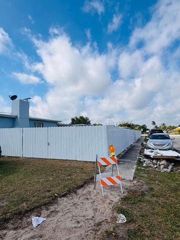 2313 Robin Rd Road, West Palm Beach, FL 33409