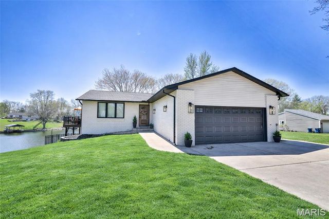 111 Elm Drive, Edwardsville, IL 62025