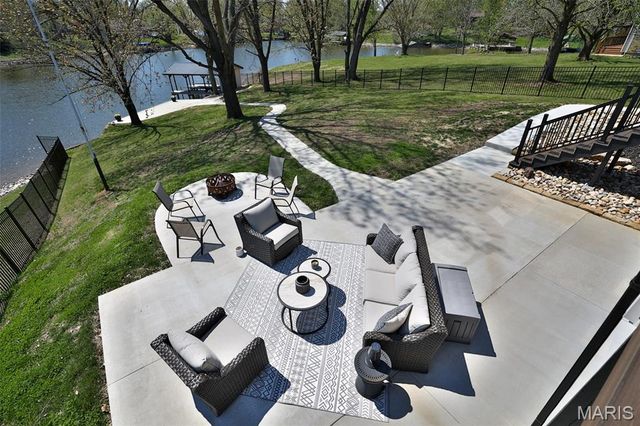 111 Elm Drive, Edwardsville, IL 62025