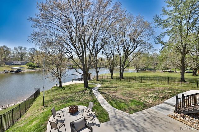 111 Elm Drive, Edwardsville, IL 62025