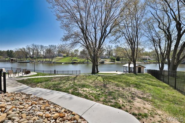 111 Elm Drive, Edwardsville, IL 62025