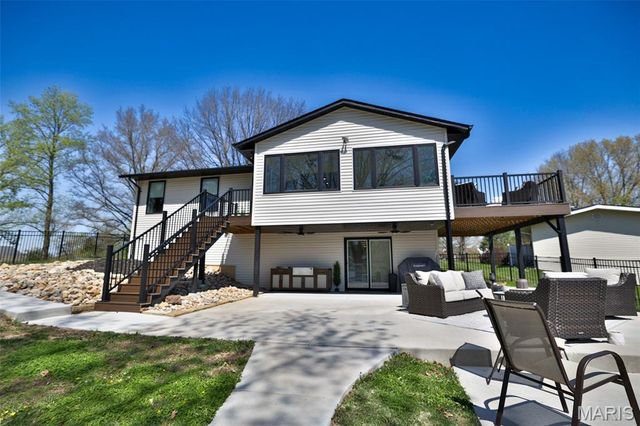 111 Elm Drive, Edwardsville, IL 62025