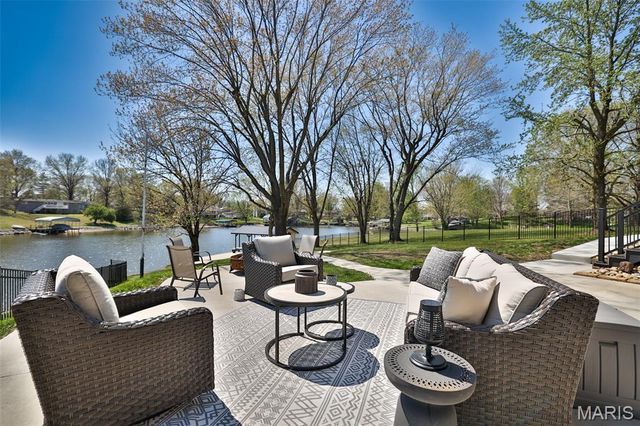 111 Elm Drive, Edwardsville, IL 62025