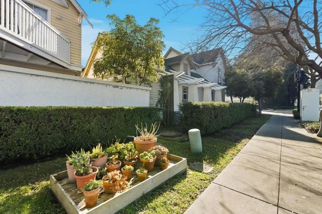 805 N San Antonio Road, Los Altos, CA 94022