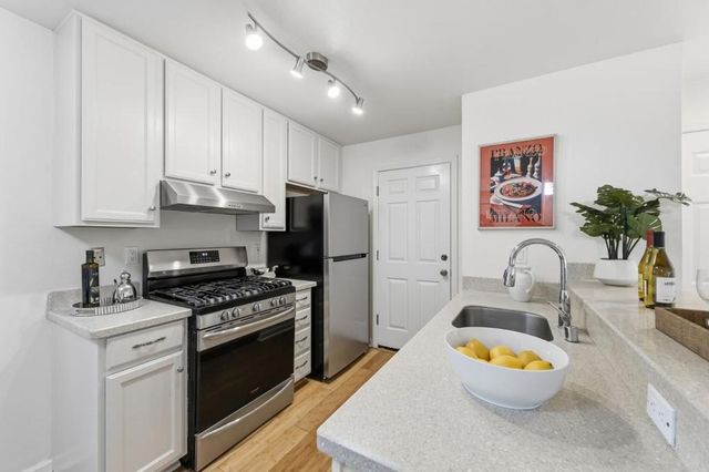 805 N San Antonio Road, Los Altos, CA 94022