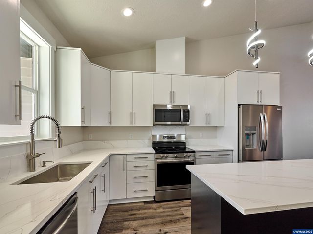 1050 2nd St, Gervais, OR 97026