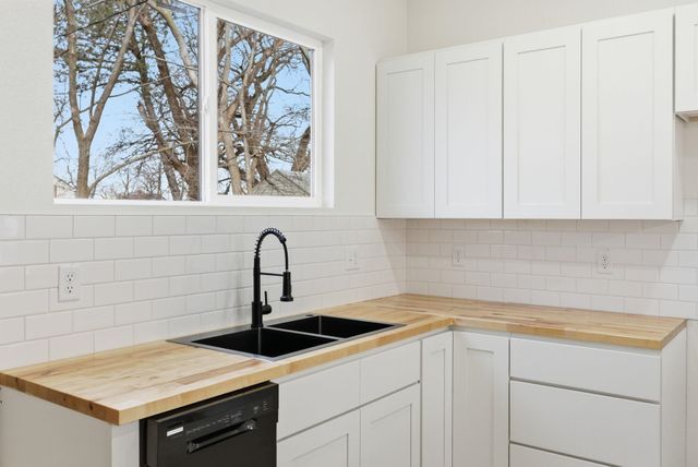 2267 N Kansas St, Wichita, KS 67219