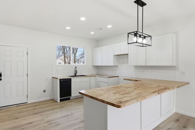 2267 N Kansas St, Wichita, KS 67219