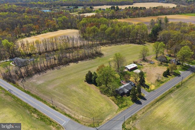 185 N PENNSVILLE AUBURN R, Carneys Point, NJ 08069