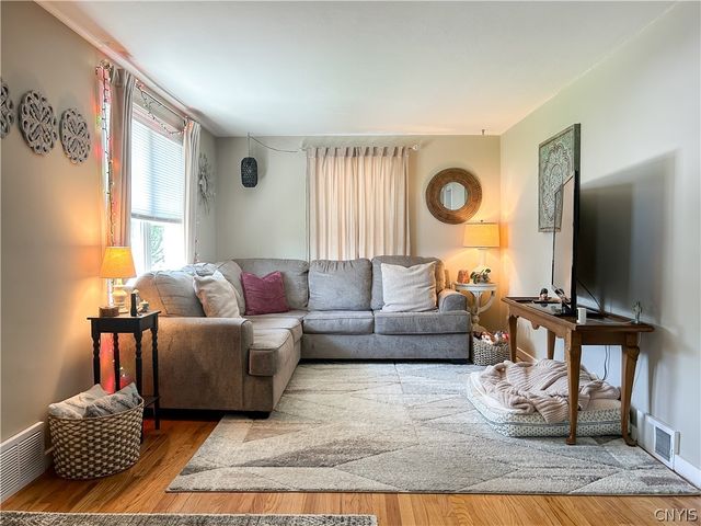 627 Delmar Place, Salina, NY 13208
