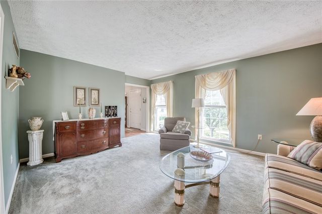 2042 Canyon Drive Ext, Mckees Rocks, PA 15136