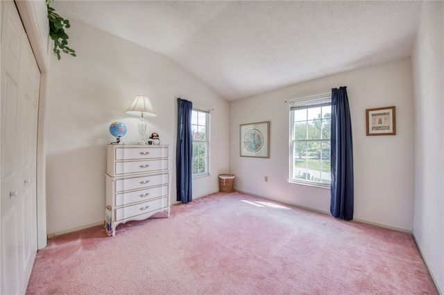 2042 Canyon Drive Ext, Mckees Rocks, PA 15136