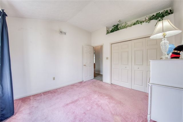 2042 Canyon Drive Ext, Mckees Rocks, PA 15136