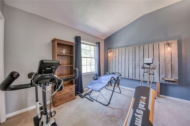 2042 Canyon Drive Ext, Mckees Rocks, PA 15136