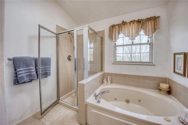 2042 Canyon Drive Ext, Mckees Rocks, PA 15136
