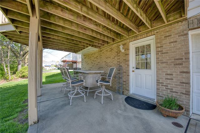 2042 Canyon Drive Ext, Mckees Rocks, PA 15136