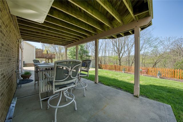 2042 Canyon Drive Ext, Mckees Rocks, PA 15136