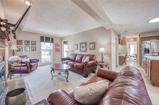 2042 Canyon Drive Ext, Mckees Rocks, PA 15136