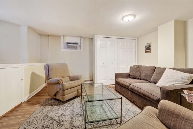 760-762 E 5th St 1, Boston, MA 02127