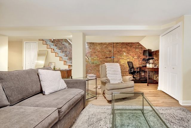 760-762 E 5th St 1, Boston, MA 02127