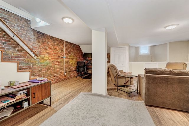 760-762 E 5th St 1, Boston, MA 02127