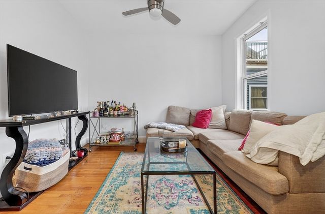 760-762 E 5th St 1, Boston, MA 02127