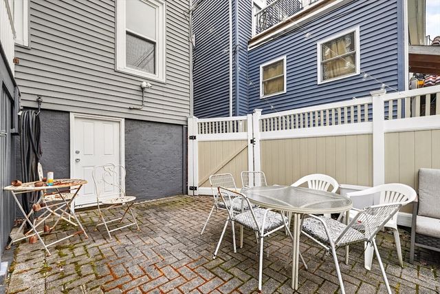 760-762 E 5th St 1, Boston, MA 02127