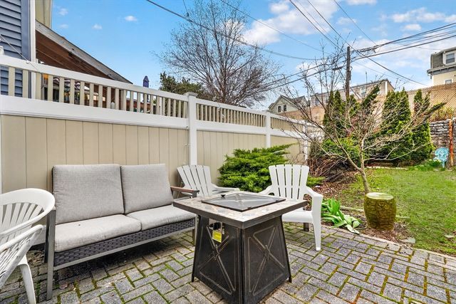 760-762 E 5th St 1, Boston, MA 02127