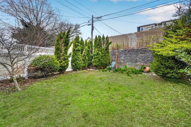 760-762 E 5th St 1, Boston, MA 02127