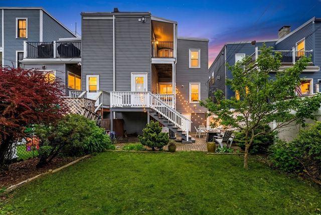 760-762 E 5th St 1, Boston, MA 02127