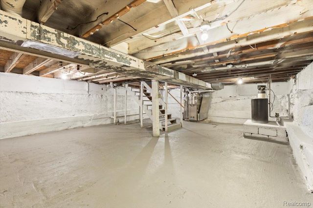 5051 Sashabaw Road, Independence Charter Township, MI 48346