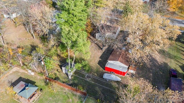 5051 Sashabaw Road, Independence Charter Township, MI 48346