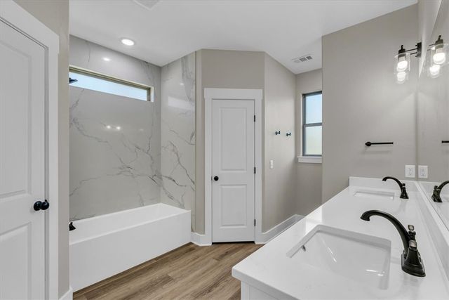 212 Oneal Lane, Elkins, AR 72727