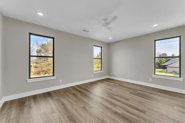 212 Oneal Lane, Elkins, AR 72727