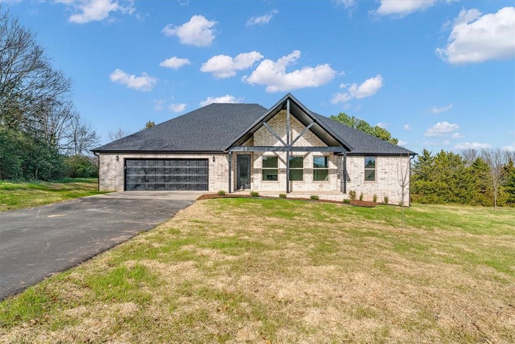 212 Oneal Lane, Elkins, AR 72727