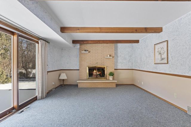 8824 W Dosie AVENUE, Greenfield, WI 53228