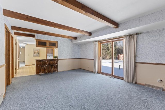 8824 W Dosie AVENUE, Greenfield, WI 53228