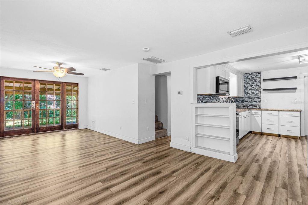 Image 15 of property listing at 814 BENECIA AVENUE, Daytona Beach, FL 32114