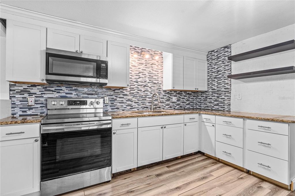 Image 16 of property listing at 814 BENECIA AVENUE, Daytona Beach, FL 32114