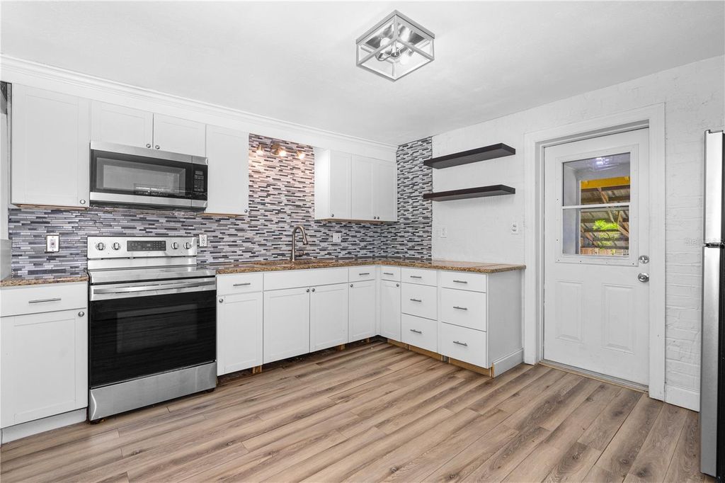 Image 17 of property listing at 814 BENECIA AVENUE, Daytona Beach, FL 32114