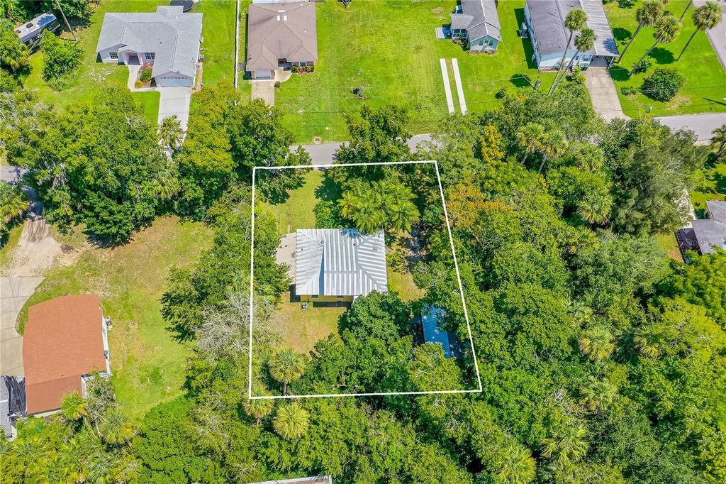 Image 35 of property listing at 814 BENECIA AVENUE, Daytona Beach, FL 32114