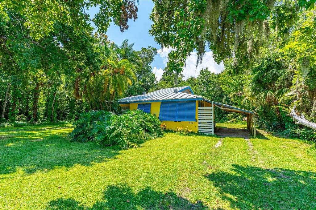 Image 6 of property listing at 814 BENECIA AVENUE, Daytona Beach, FL 32114