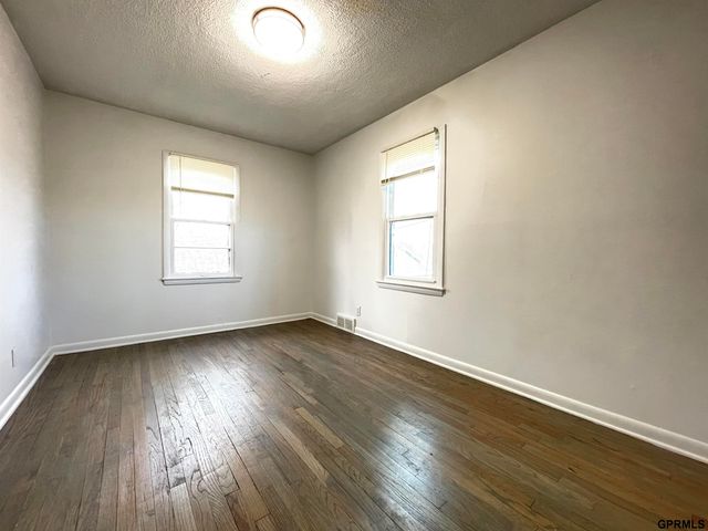 3826 N 36 Street, Omaha, NE 68111