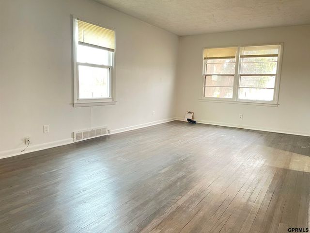 3826 N 36 Street, Omaha, NE 68111