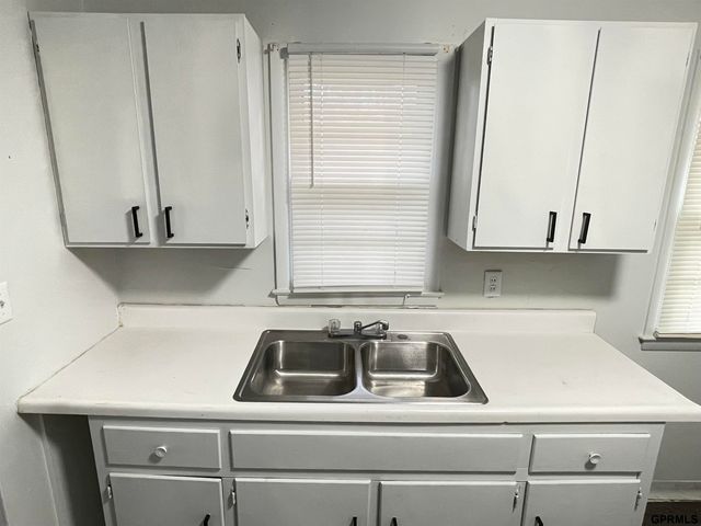 3826 N 36 Street, Omaha, NE 68111