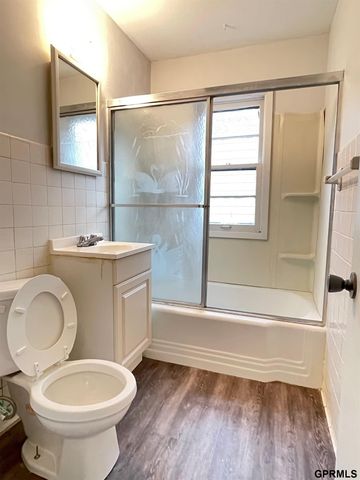 3826 N 36 Street, Omaha, NE 68111