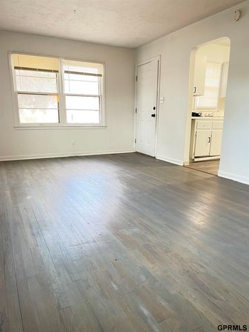 3826 N 36 Street, Omaha, NE 68111