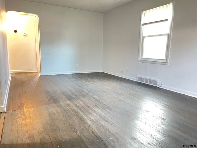 3826 N 36 Street, Omaha, NE 68111