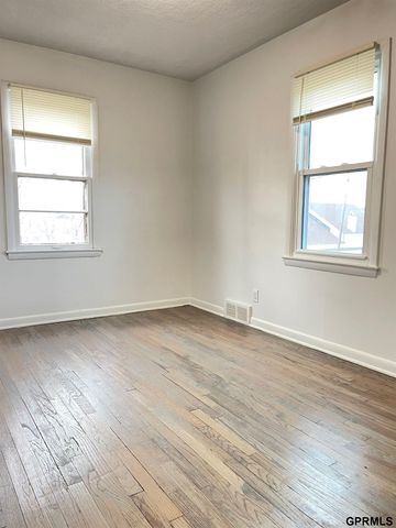 3826 N 36 Street, Omaha, NE 68111